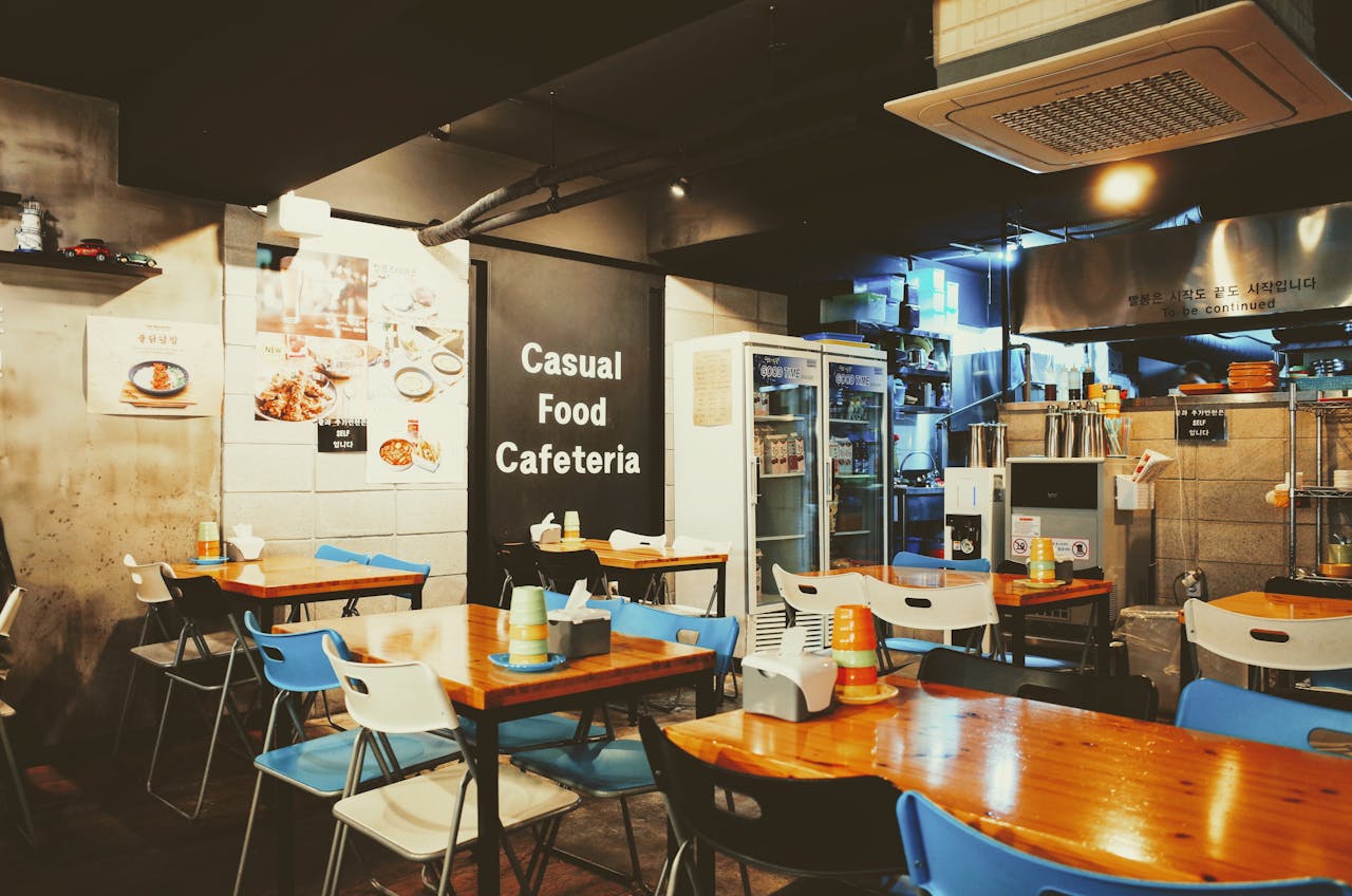 Leeftijdsgrenzen voor werken in de horeca: wat mag wel en wat niet?
