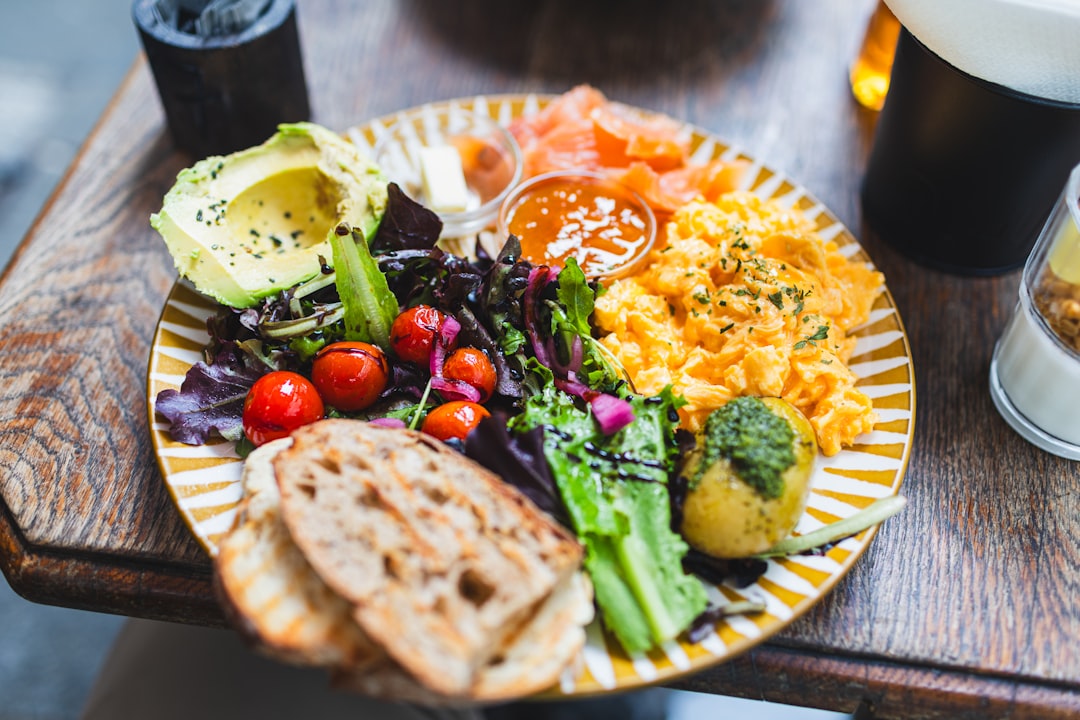 Zelfgemaakte pesto: zo maak je deze Italiaanse smaakmaker