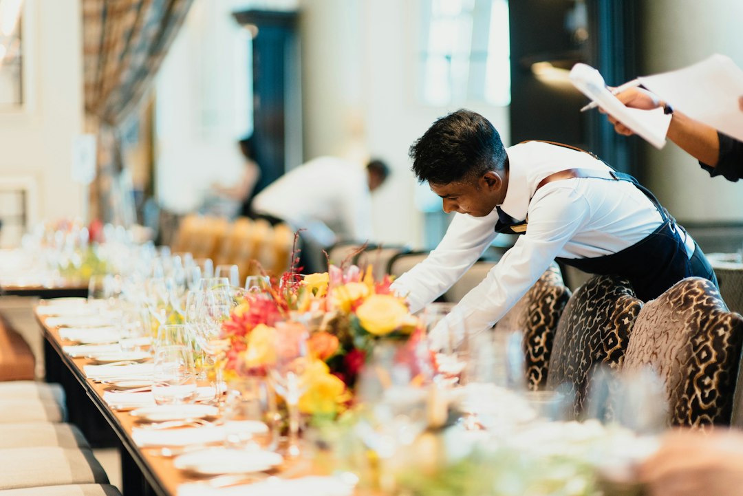 Minimumloon horeca 18 jaar: dit verdien je in 2026